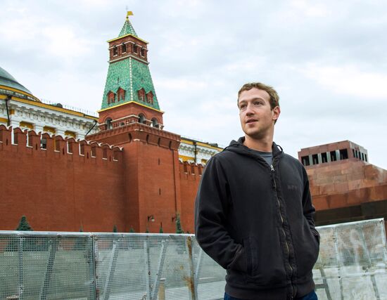 Основатель Facebook Марк Цукерберг прибыл в Москву