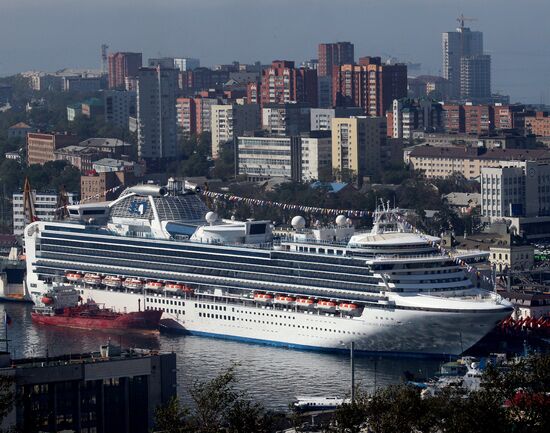 Прибытие во Владивосток трансокеанского лайнера Diamond Princess