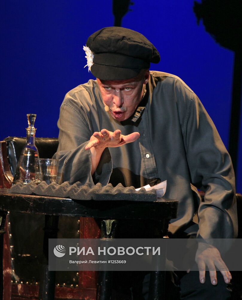 Премьера ньюзикла "Господин Хороший" в театре Эстрады в Москве