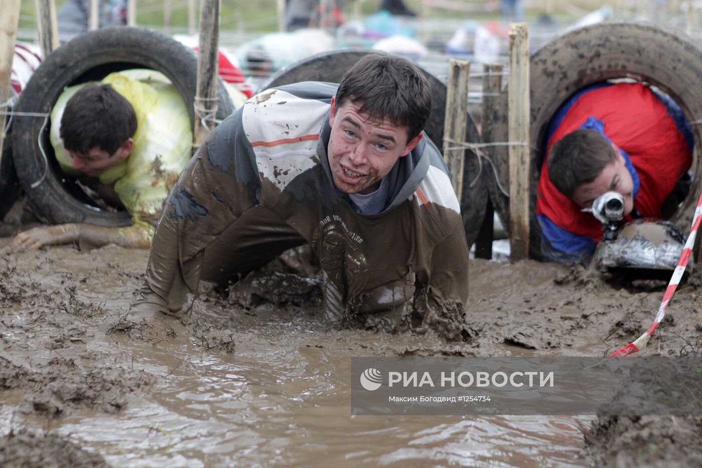 Соревнования "Грязные бега 2012" в Казани