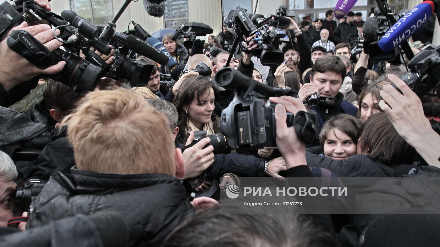 Участница Pussy Riot Самуцевич освобождена в зале суда