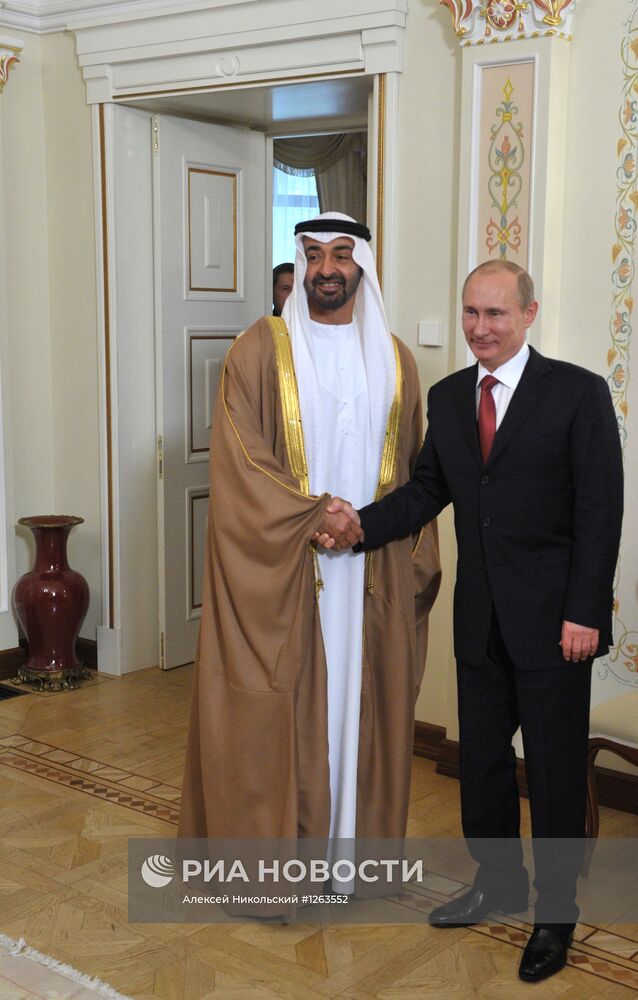 В.Путин провел встречу с наследным принцем Абу-Даби