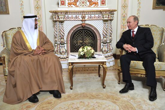 В.Путин провел встречу с наследным принцем Абу-Даби