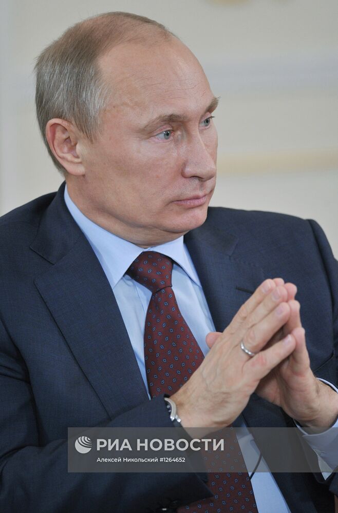 В.Путин на встрече с представителями актива ОНФ