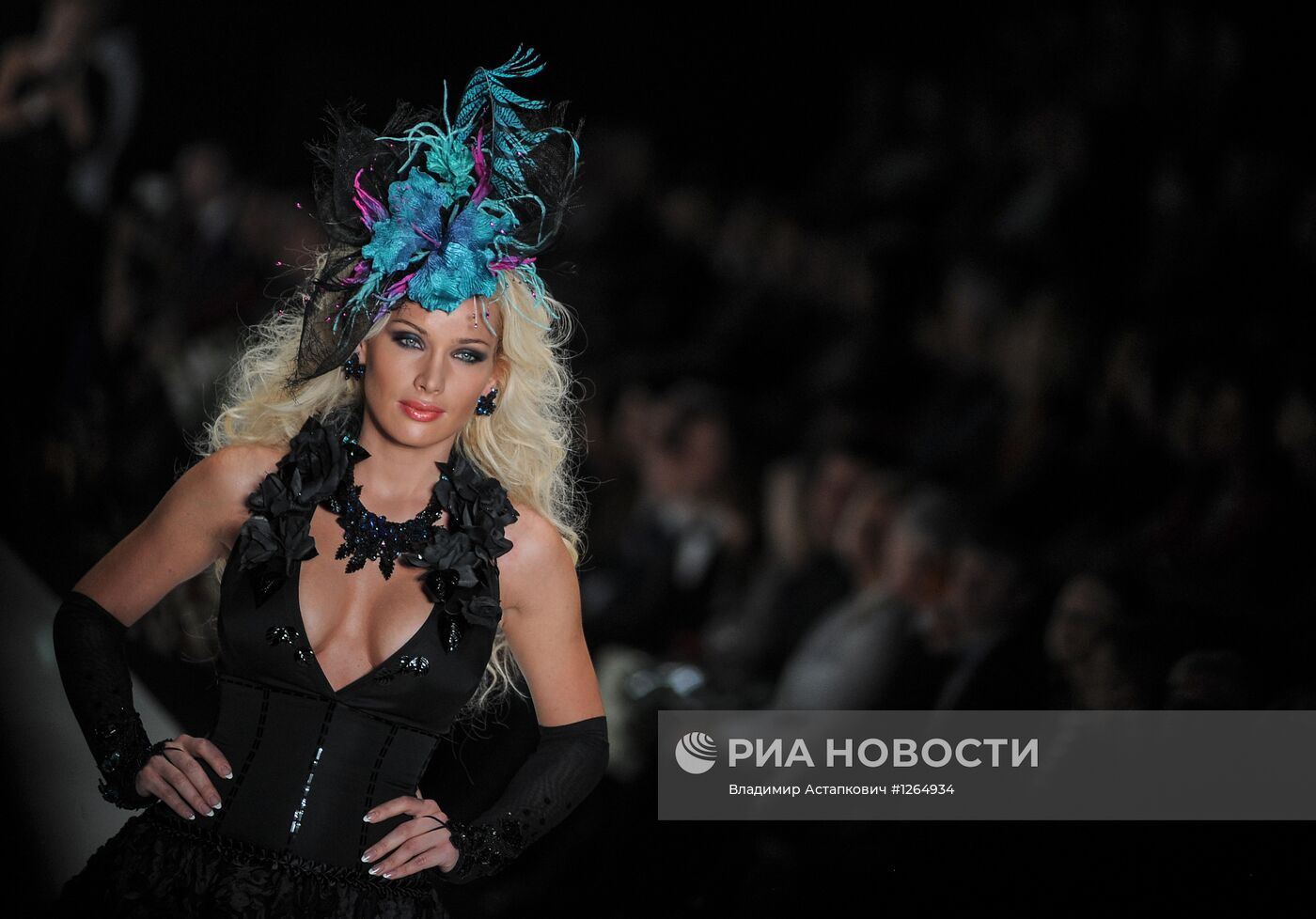 Показ Slava Zaitsev в рамках Mercedes-Benz Fashion Week Russia