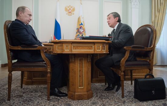 Встреча Владимира Путина с Игорем Сечиным в Ново-Огарево