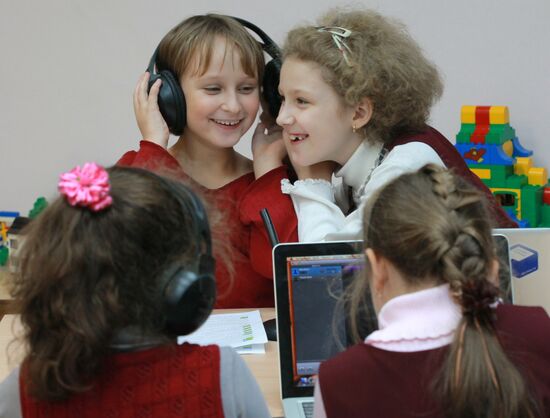 Работа московских школ