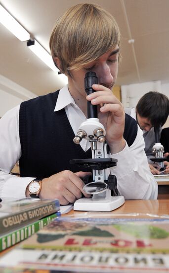 Работа московских школ