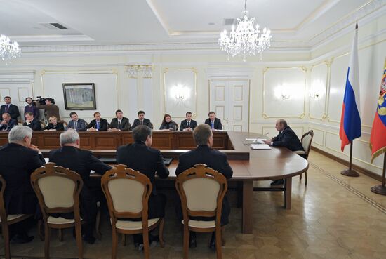 В.Путин провел заседание Совета при президенте РФ