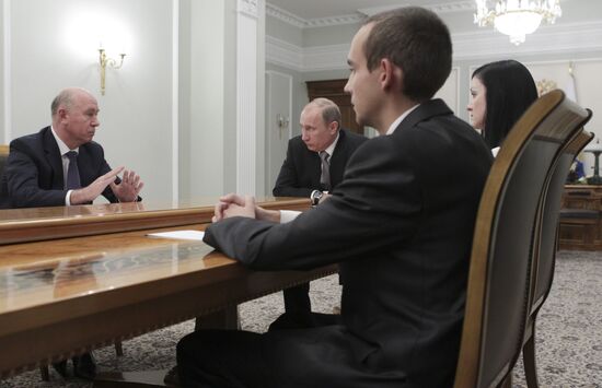 В.Путин встретился с губернатором Самарской области