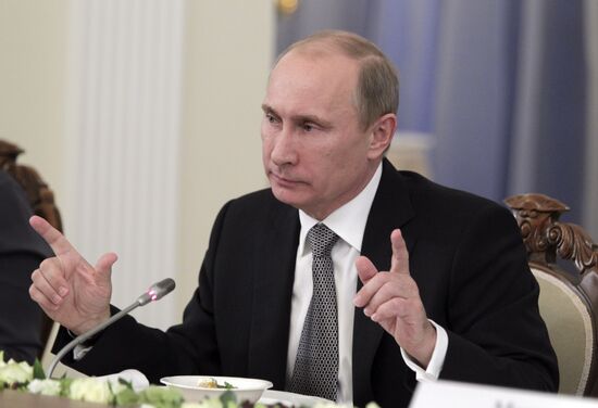 В.Путин встретился с дискуссионным клубом "Валдай"