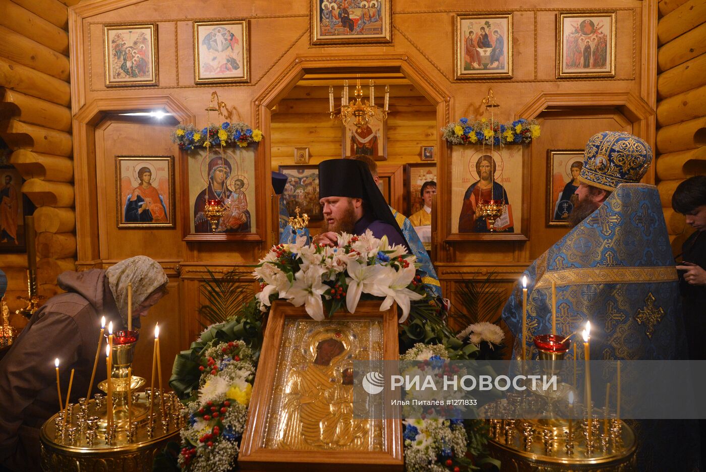 Памятные мероприятия у Театрального центра на Дубровке