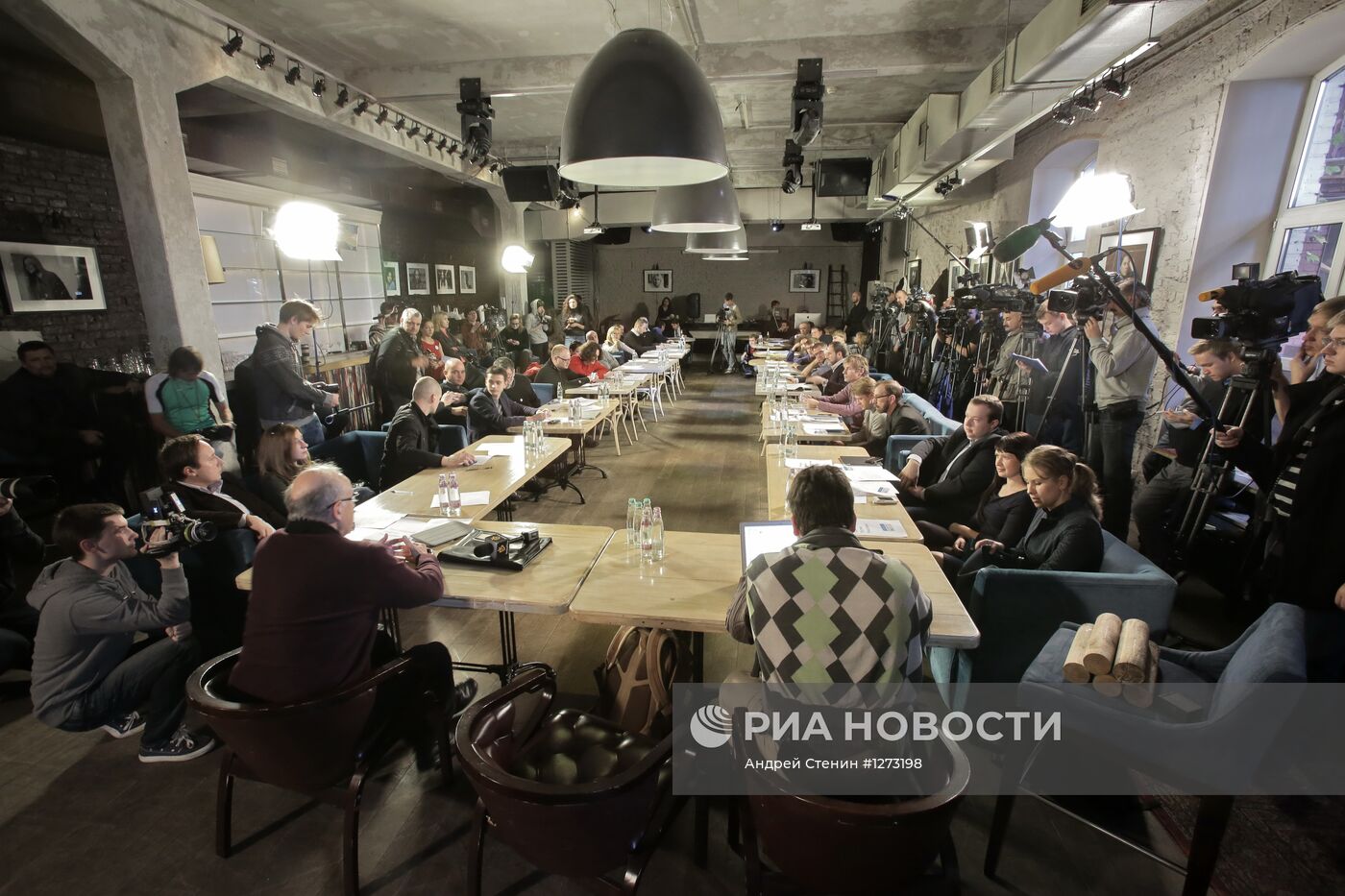 Первое заседание Координационного совета оппозиции