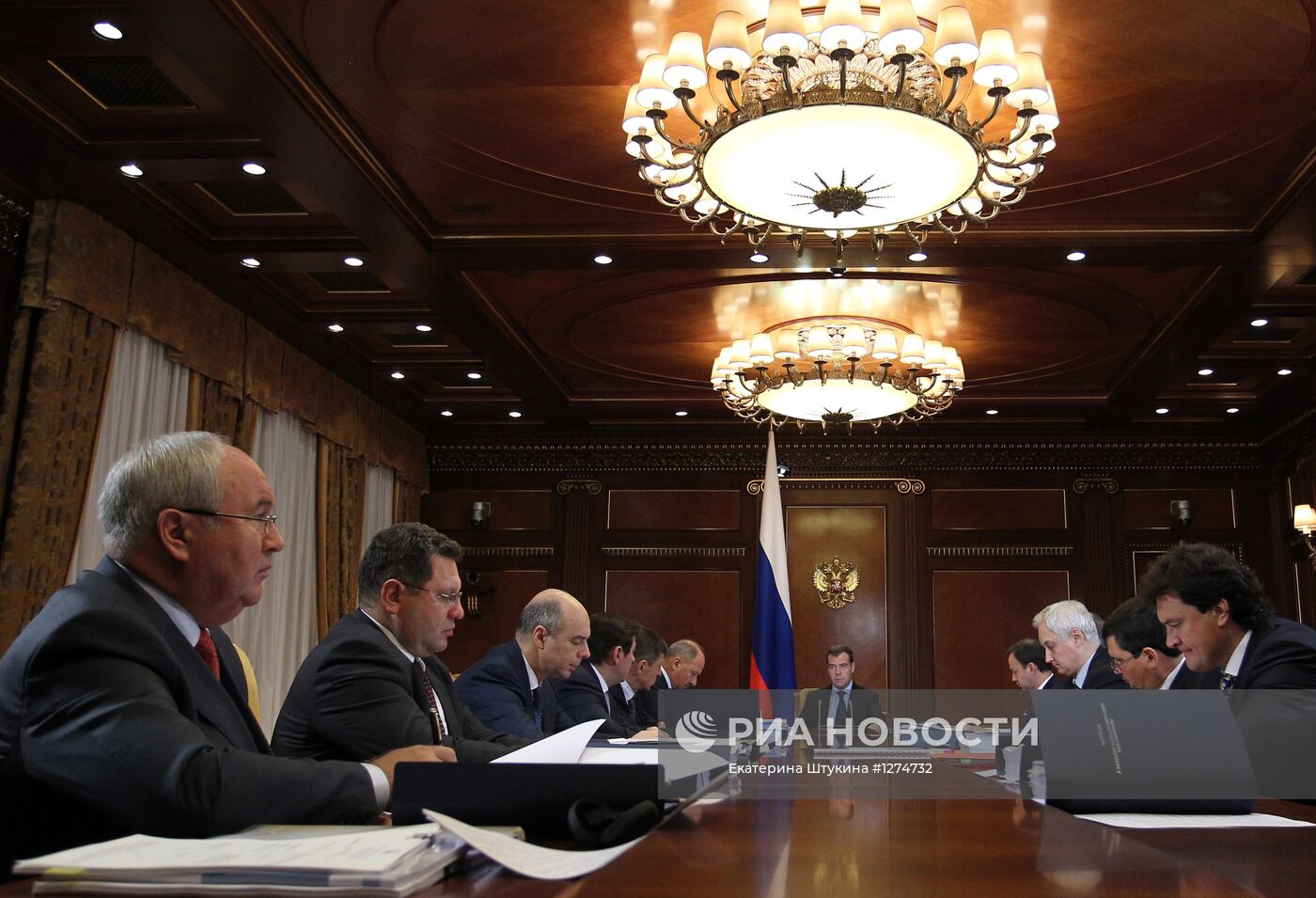 Д.Медведев провел заседание наблюдательного совета ВЭБ