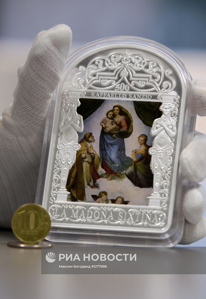 Серебряные монеты с изображением работ Рафаэля и да Винчи