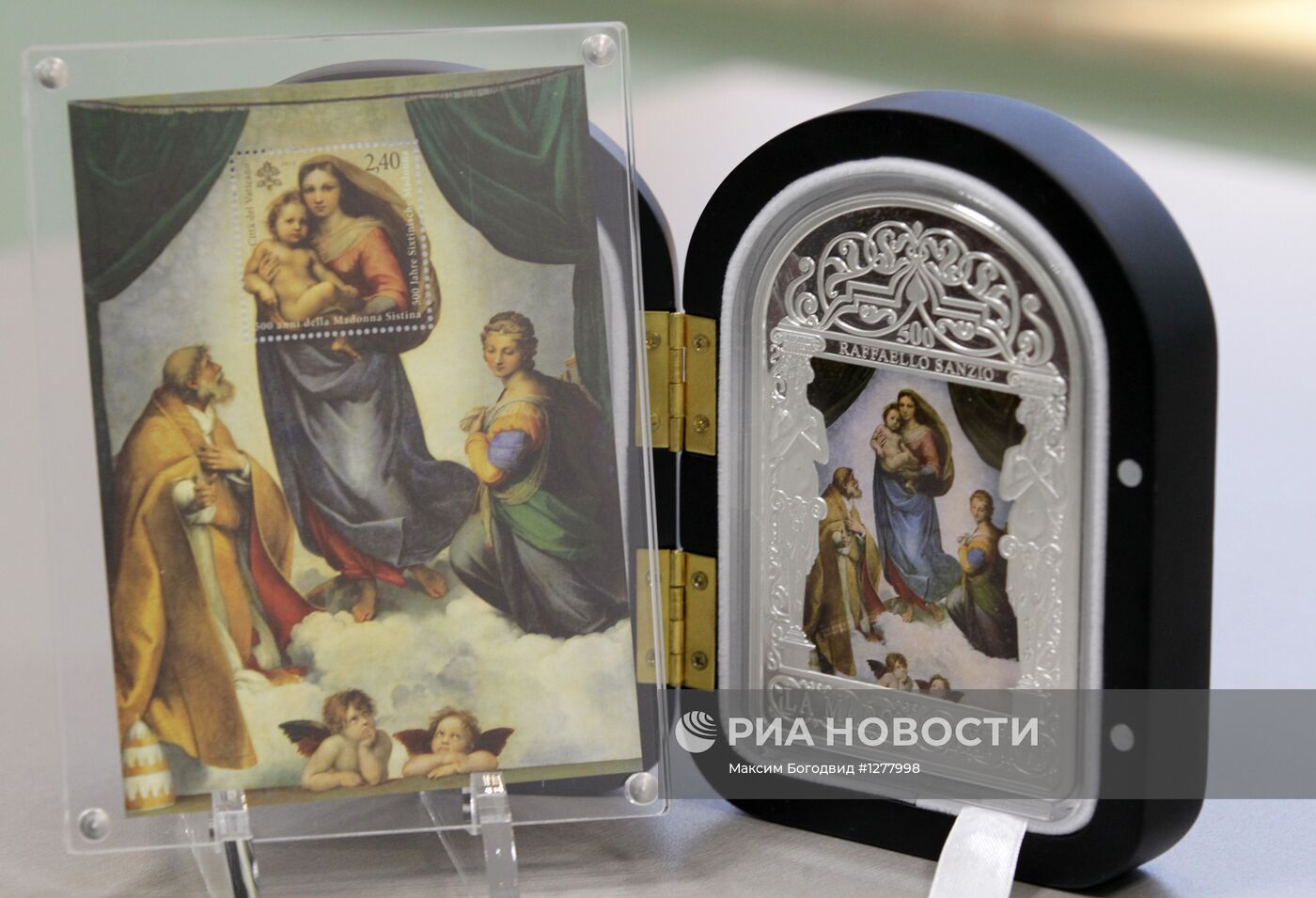 Серебряные монеты с изображением работ Рафаэля и да Винчи