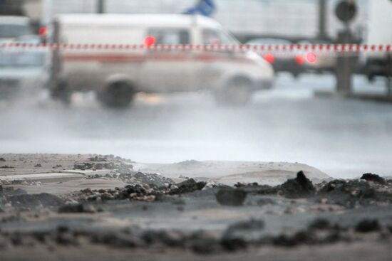 Прорыв трубы с горячей водой в Санкт-Петербурге