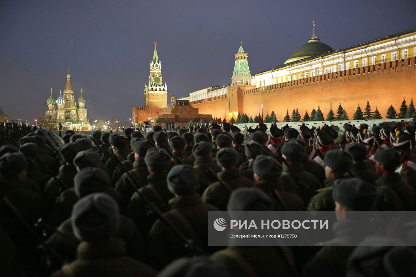 Репетиция марша в честь годовщины парада 1941 года