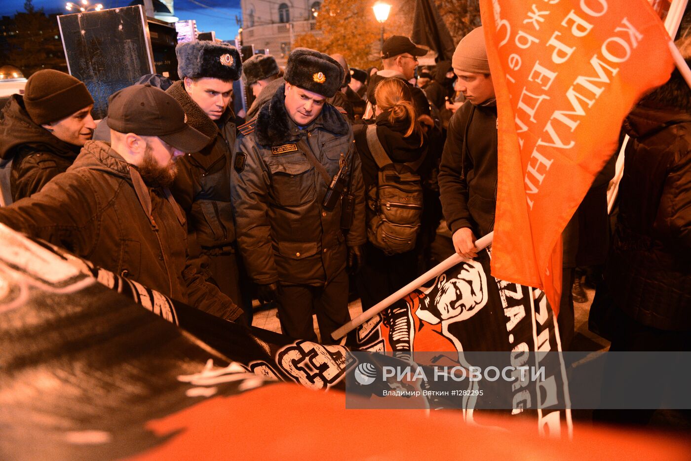 Шествие и митинг "Красный марш" в Москве