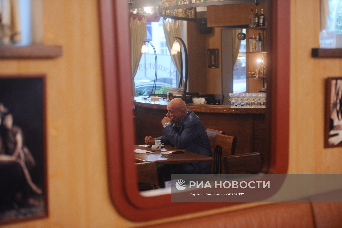Тележурналист В.Познер в своем ресторане на Остоженке