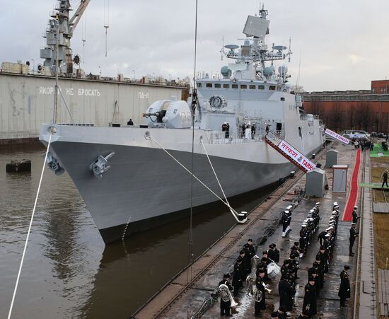 Новый боевой корабль передали на вооружение ВМС Индии