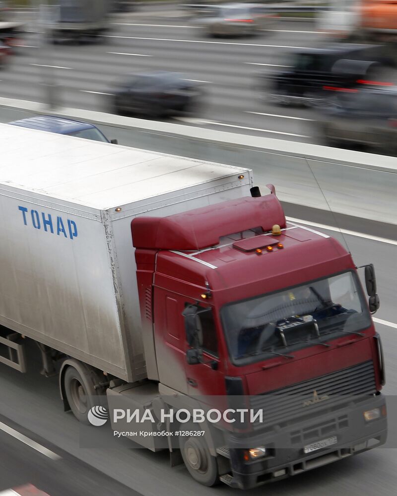 Большегрузный транспорт на улицах Москвы
