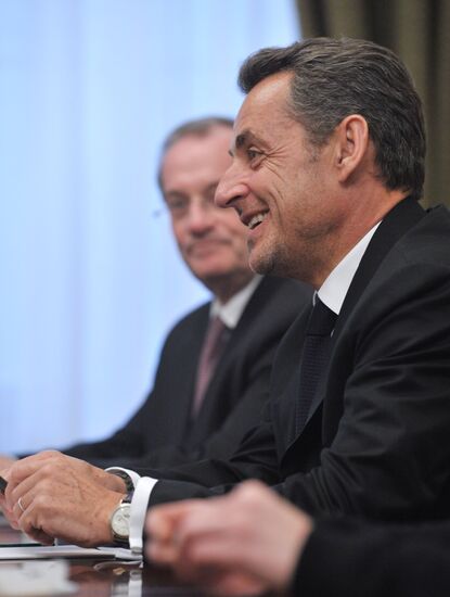 В.Путин принял в Ново-Огарево Н.Саркози