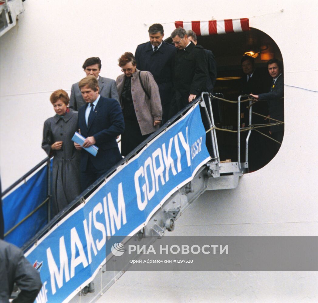 М.С. Горбачев с супругой прибыли на Мальту