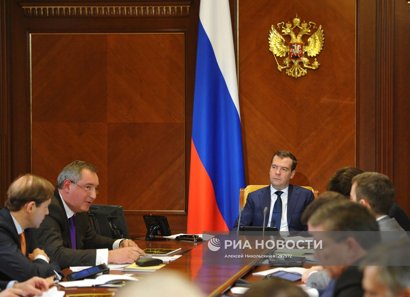Д.Медведев провел совещание по ракетно-космическому производству