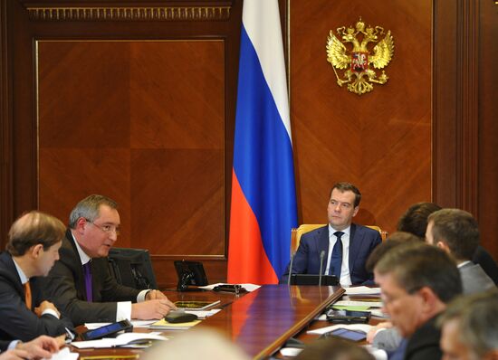 Д.Медведев провел совещание по ракетно-космическому производству