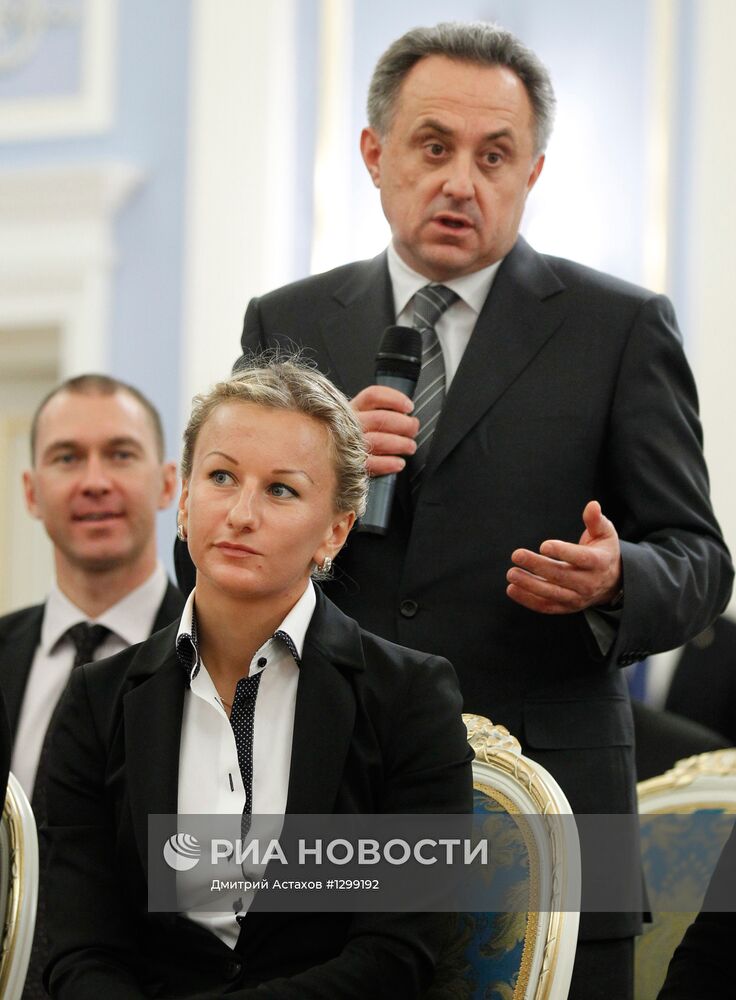 Д.Медведев проводит встречу со спортсменами-гребцами