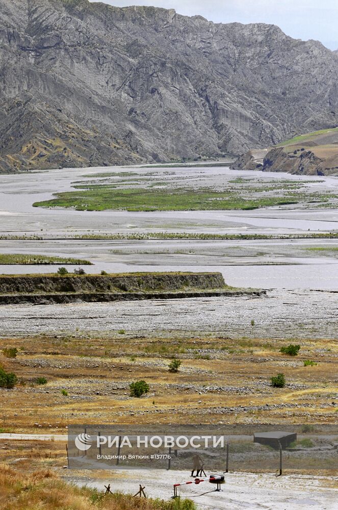 Граница с Афганистаном на реке Пяндж