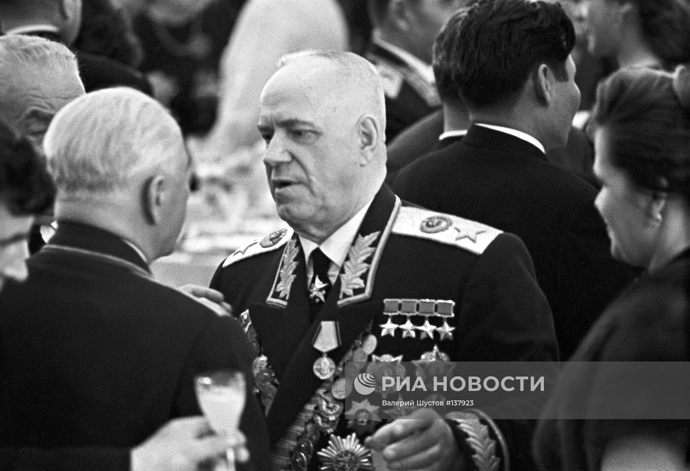 ЖУКОВ ВОРОШИЛОВ
