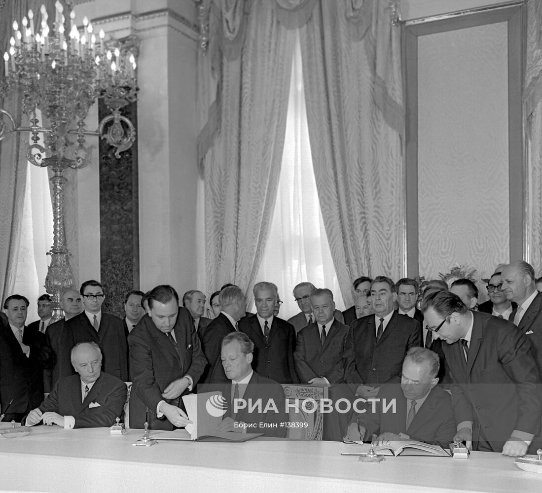 СССР ФРГ ДОГОВОР ПОДПИСАНИЕ