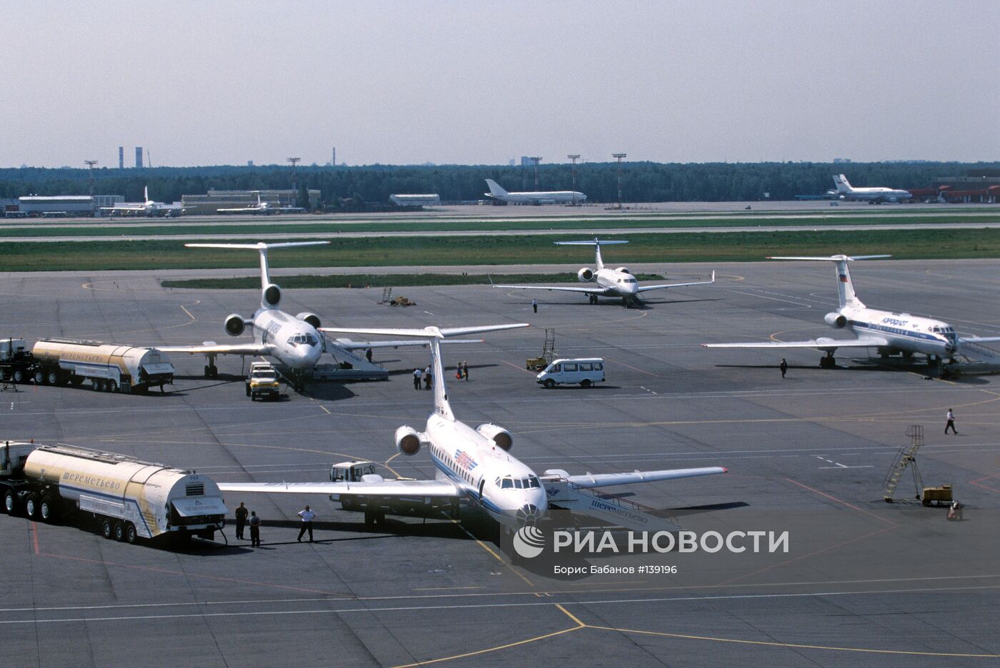 Самолеты в аэропорту "Шереметьево-2"