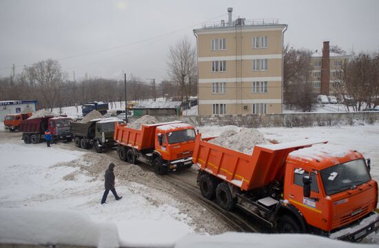 Сергей Собянин посещает снегоплавильный пункт