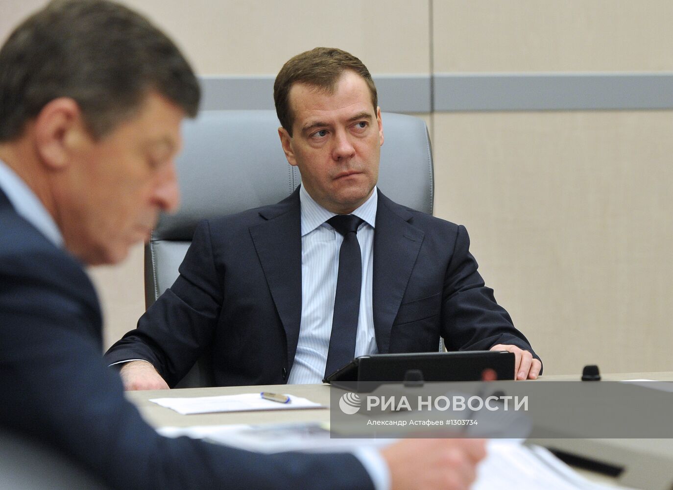 Д. Медведев провел совещание с вице-премьерами РФ