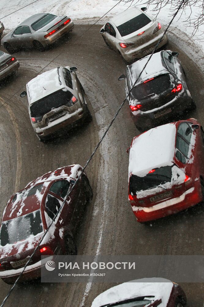 Последствия снегопада в Москве