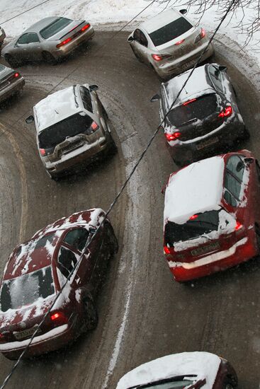 Последствия снегопада в Москве