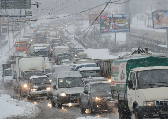 Последствия снегопада в Москве