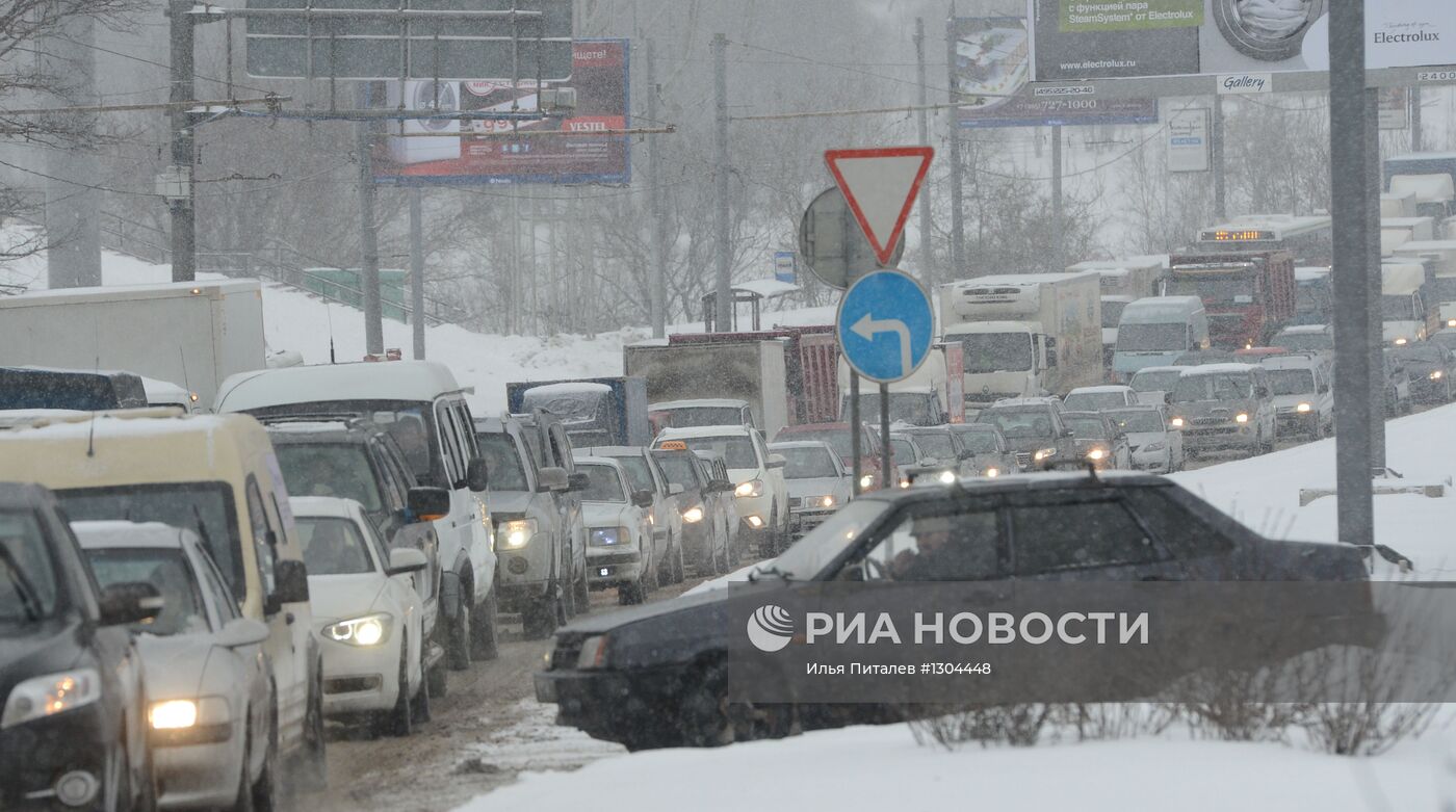 Последствия снегопада в Москве