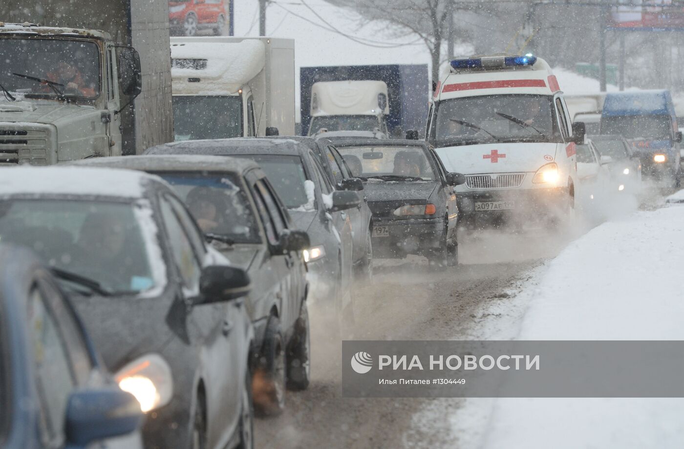 Последствия снегопада в Москве