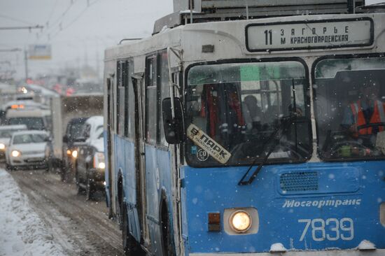 Последствия снегопада в Москве