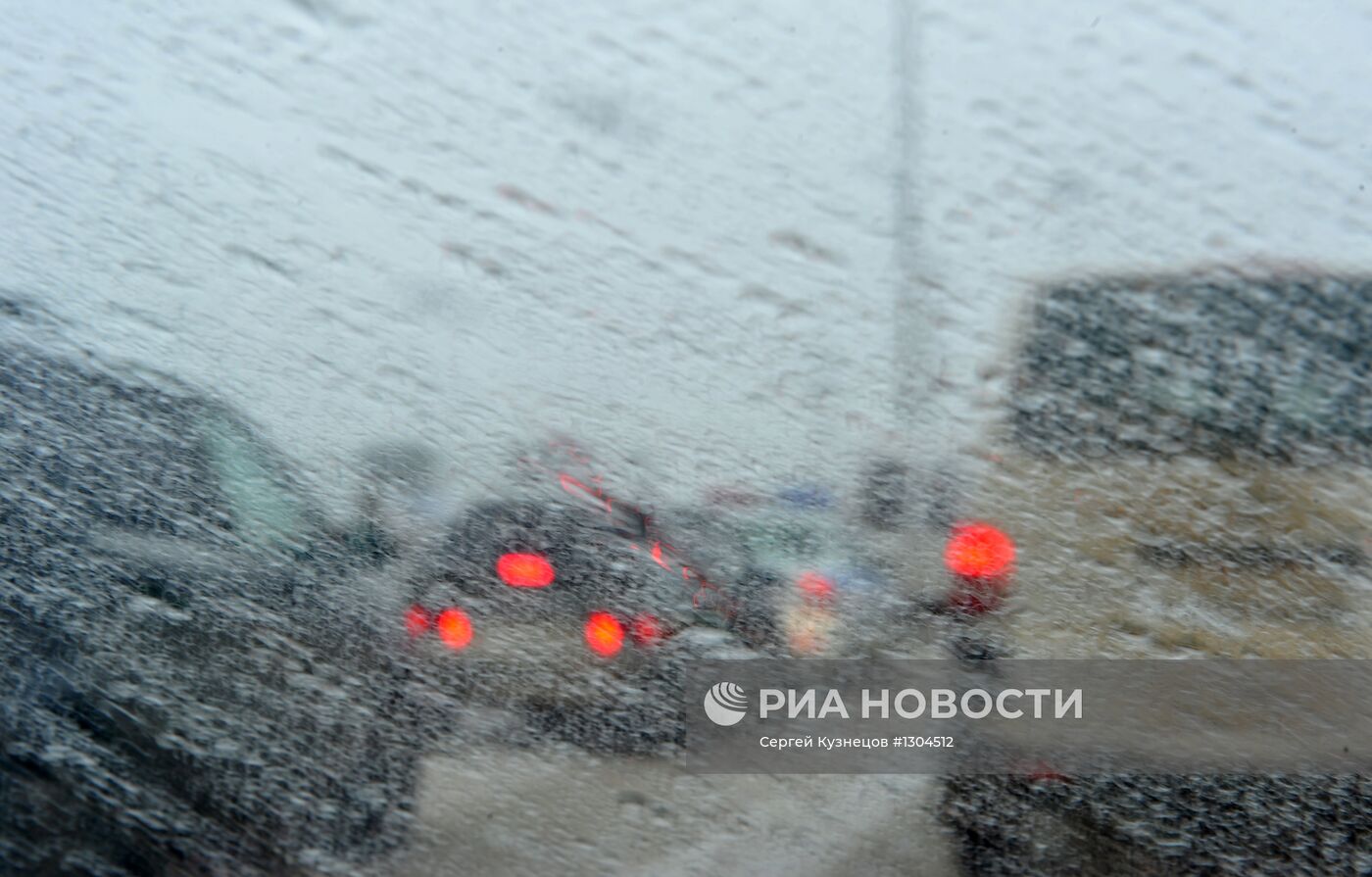 Последствия снегопада в Москве