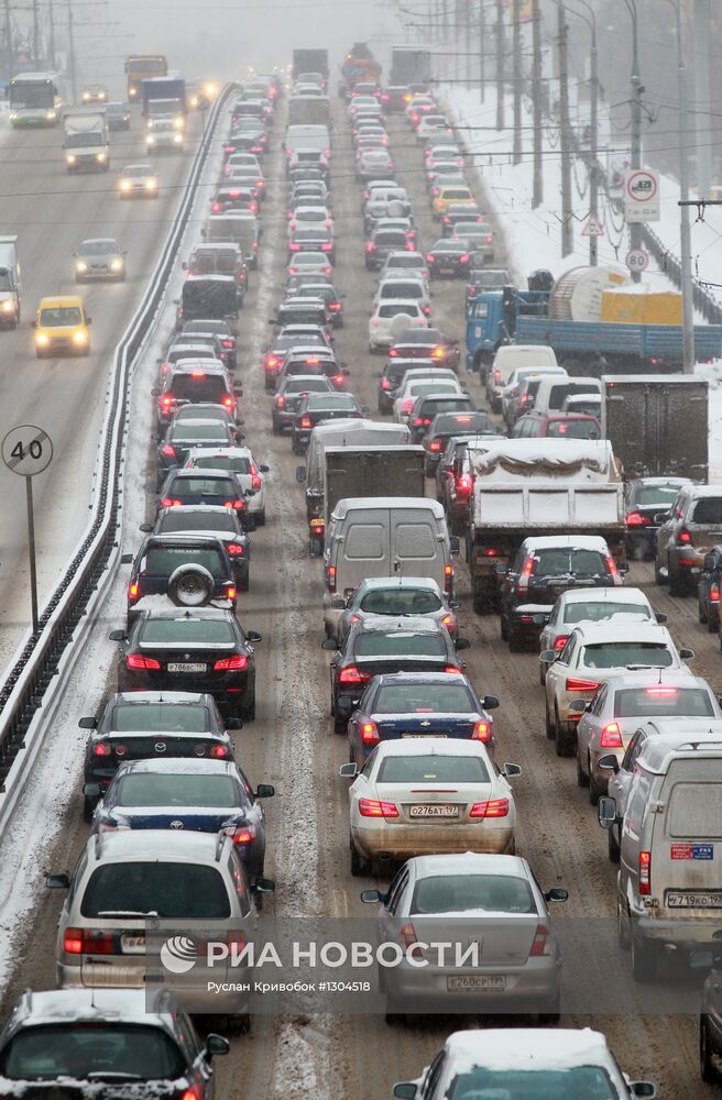 Последствия снегопада в Москве