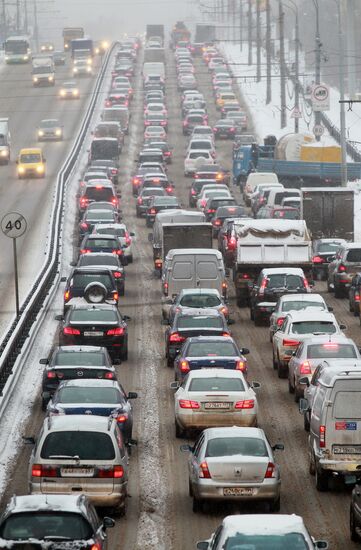 Последствия снегопада в Москве