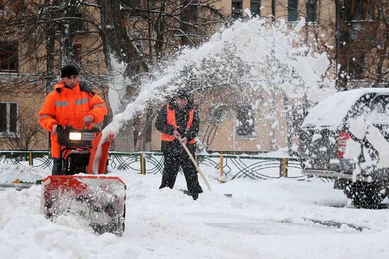 Последствия снегопада в Москве