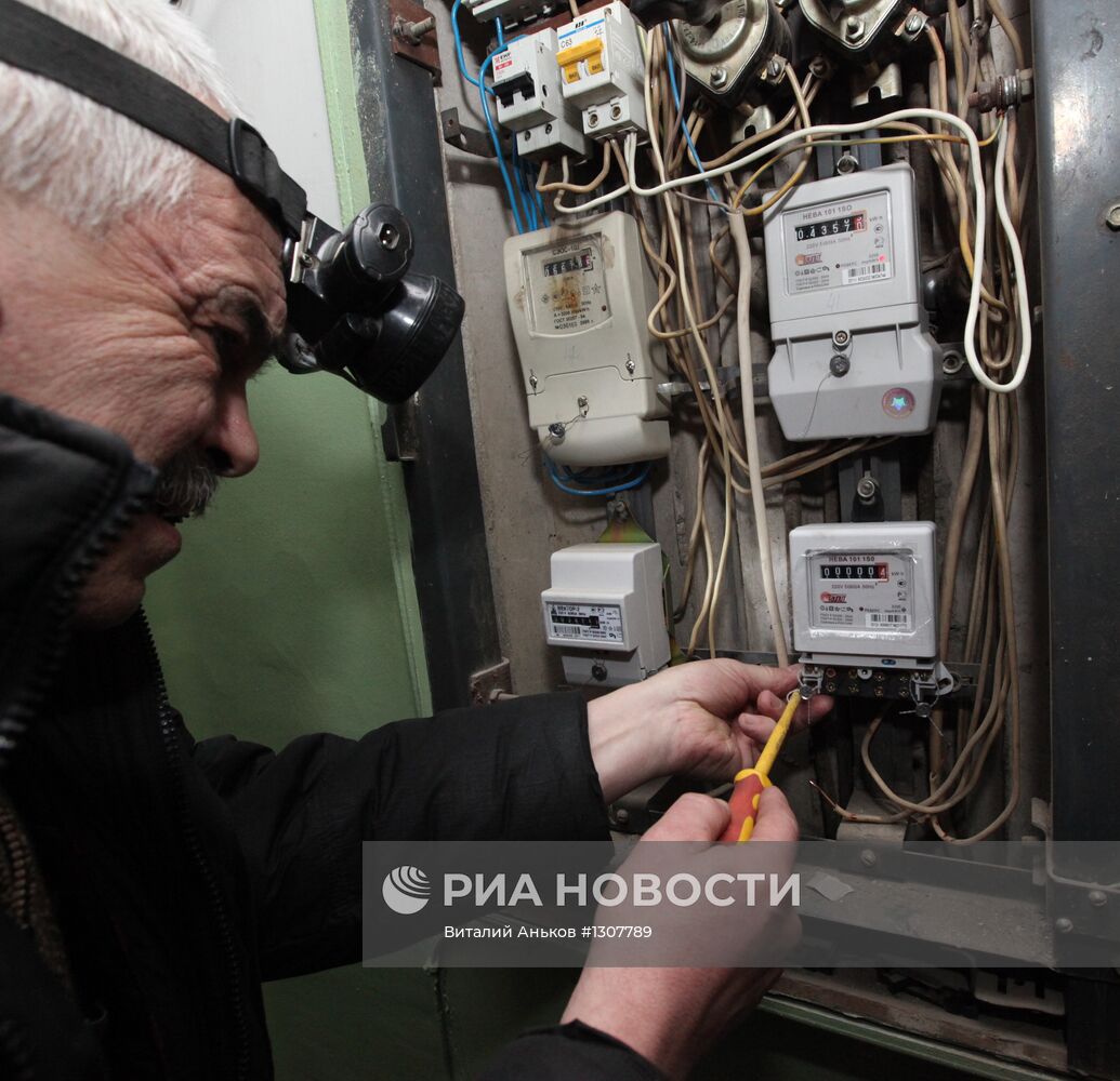 Замена старых электросчетчиков в жилых домах Владивостока