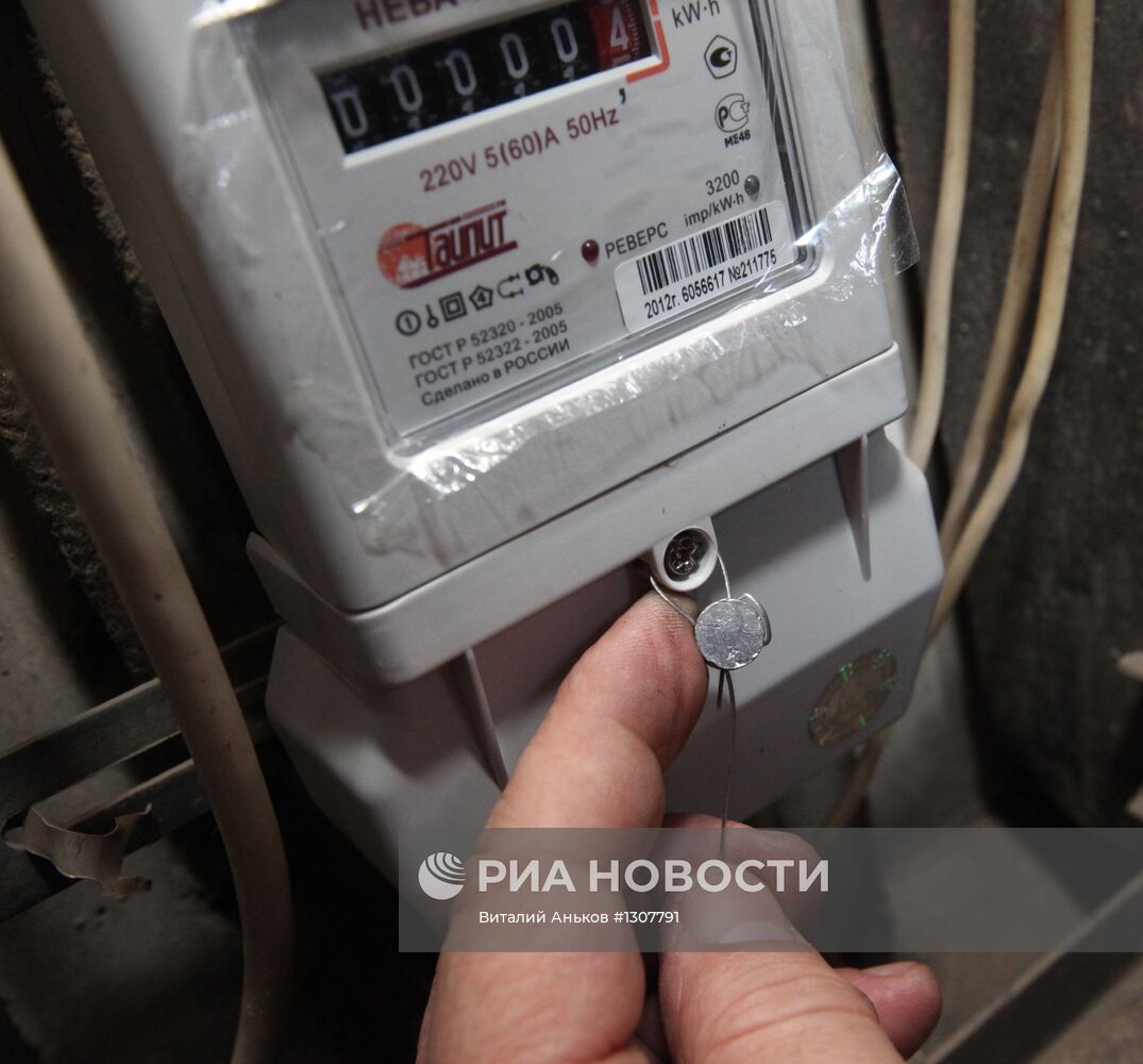 Замена старых электросчетчиков в жилых домах Владивостока