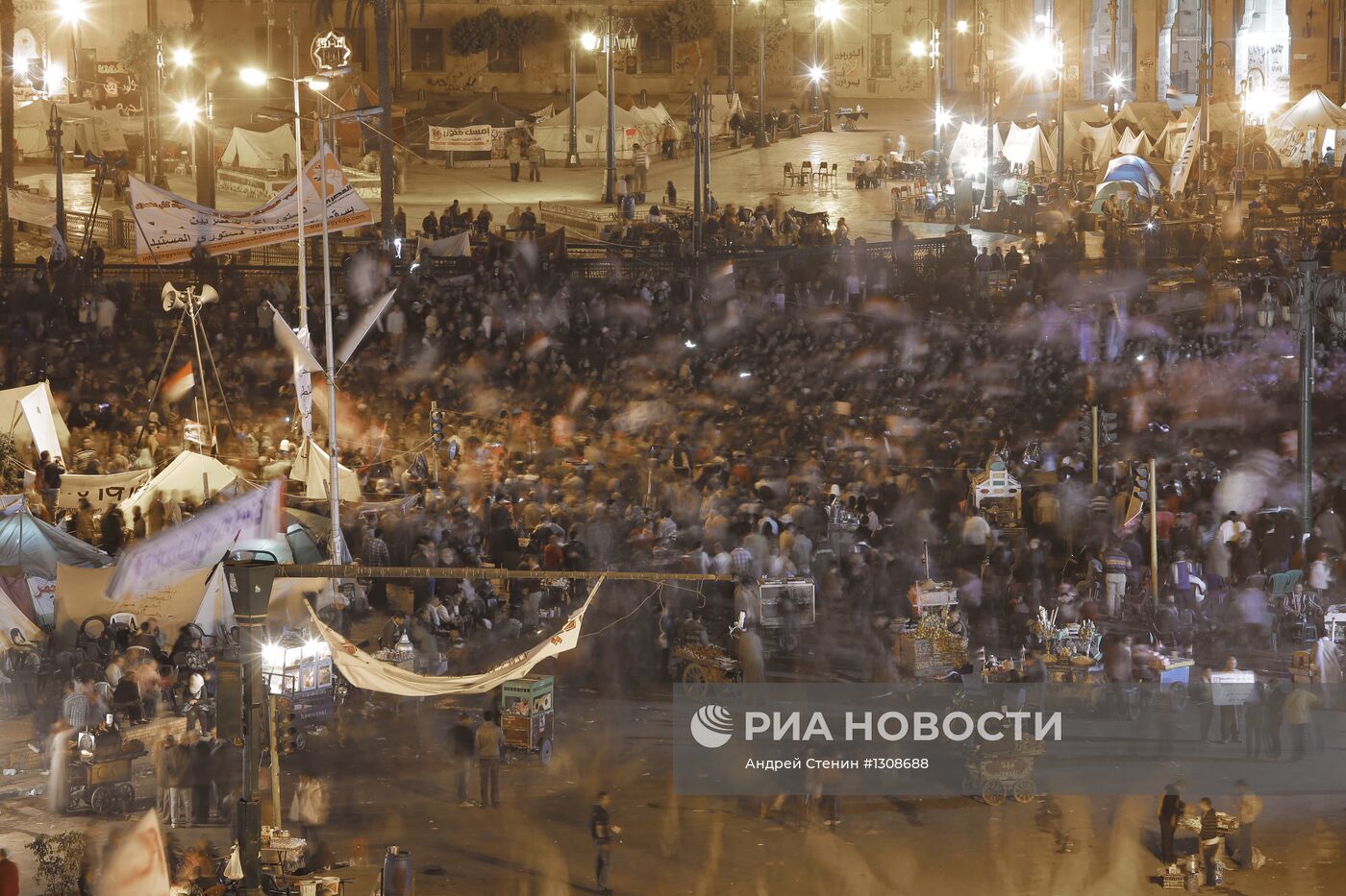 Демонстрация оппозиции на площади Тахрир в Каире